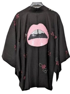 NWT SALTAIRE LIFE Floral Sequined Lips Kimono Top